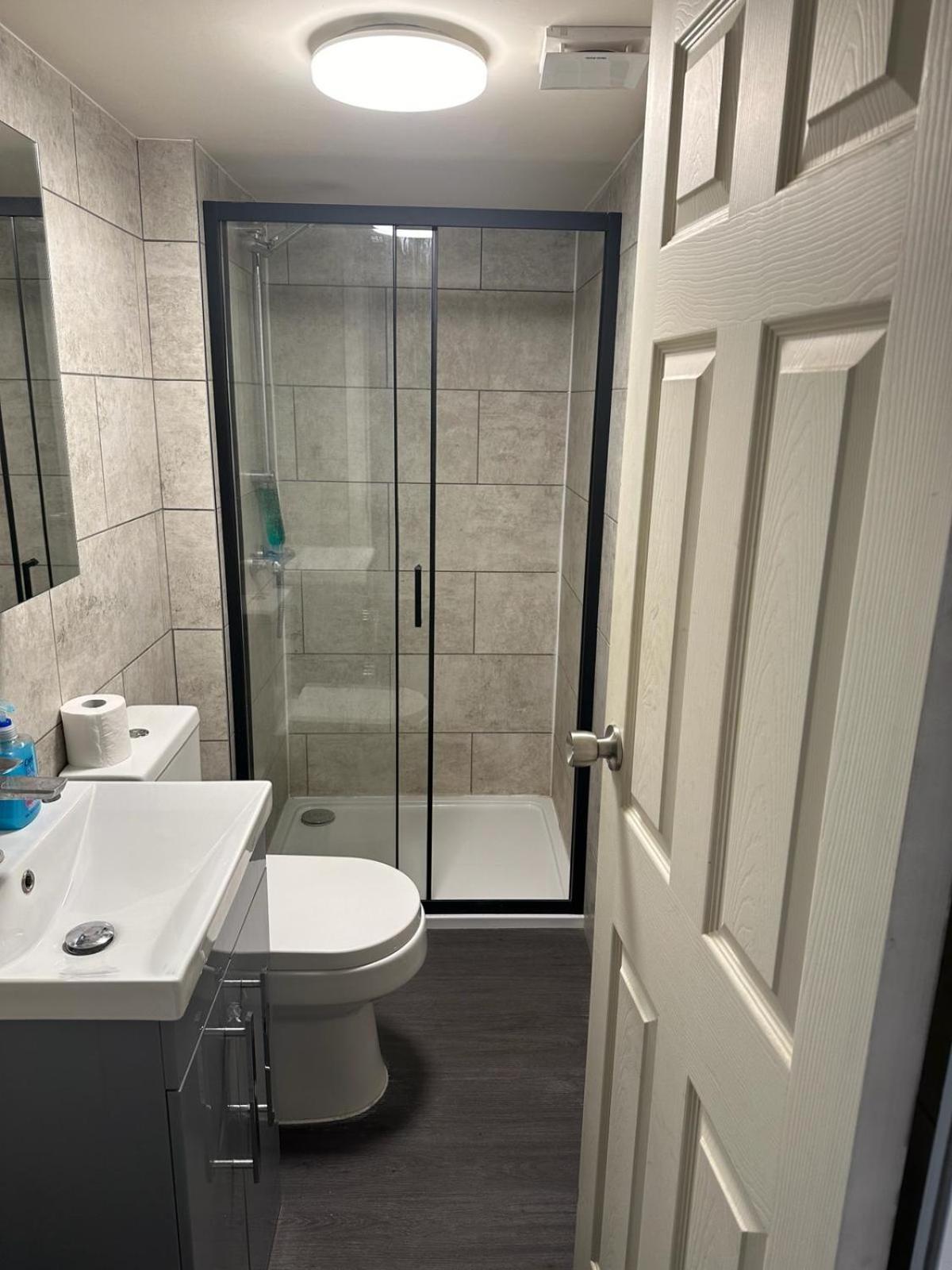 Elsaro Hotel Слау Екстериор снимка